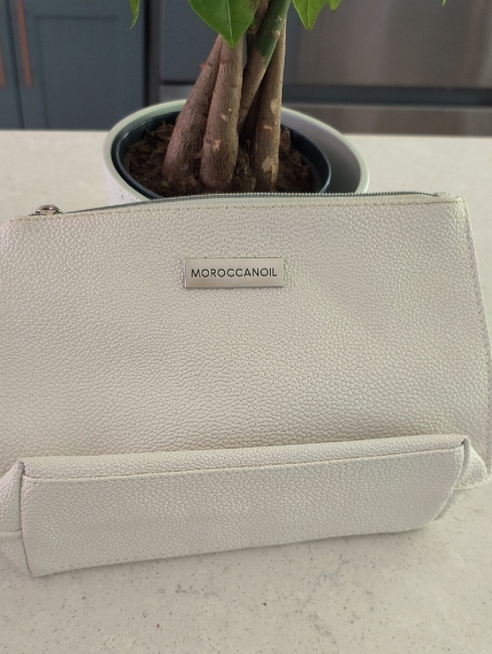 Moroccanoil White Pebbled Cosmetic Case